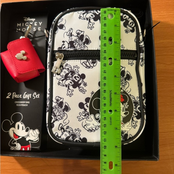 Mickey Mouse crossbody gift set - Picture 3 of 5